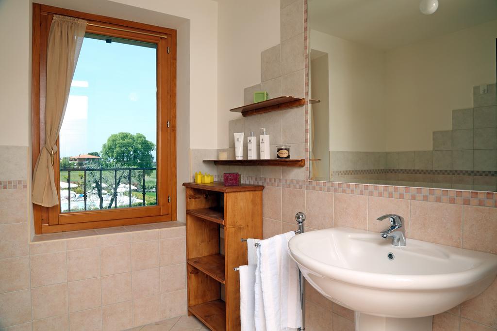 Residence Borgo Mondragon Lazise Exterior photo