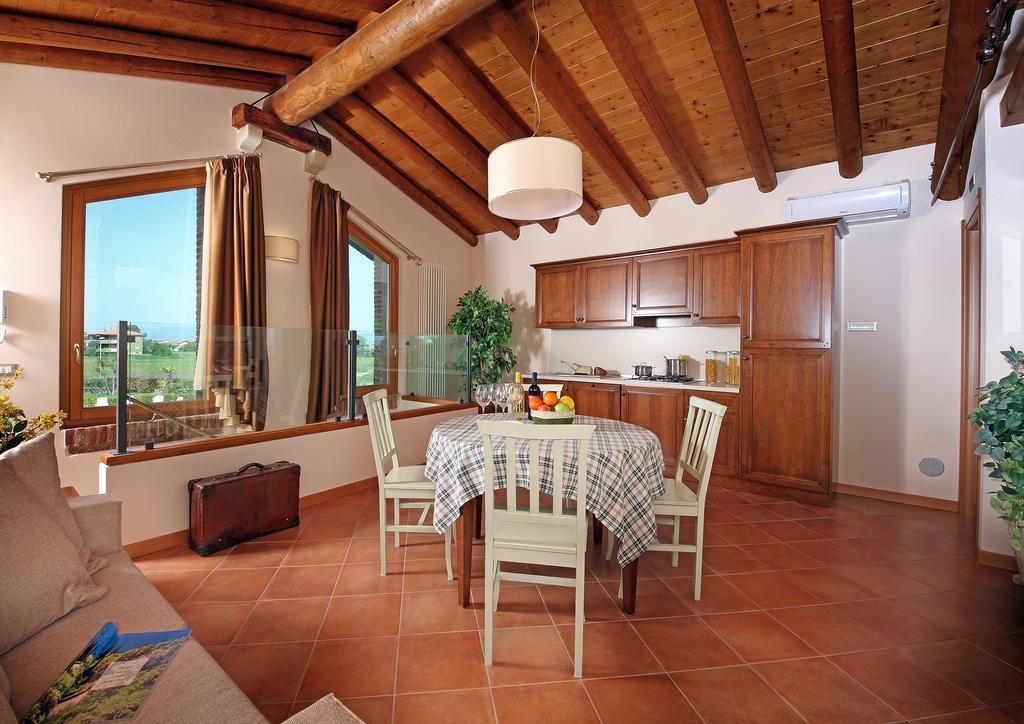 Residence Borgo Mondragon Lazise Room photo